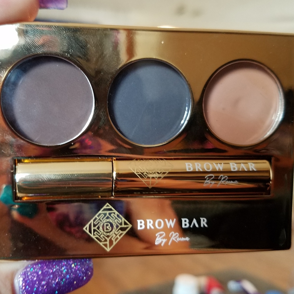 True brow brow makeover kit "Dark"
